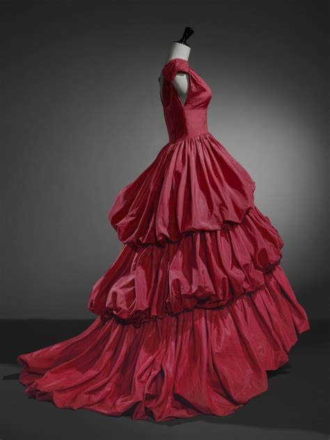 cristóbal balenciaga copias
